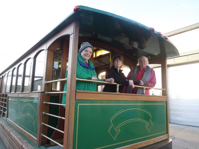 Cindy, Mom and Carolyn view the world from the balcony as we pick up 1101.